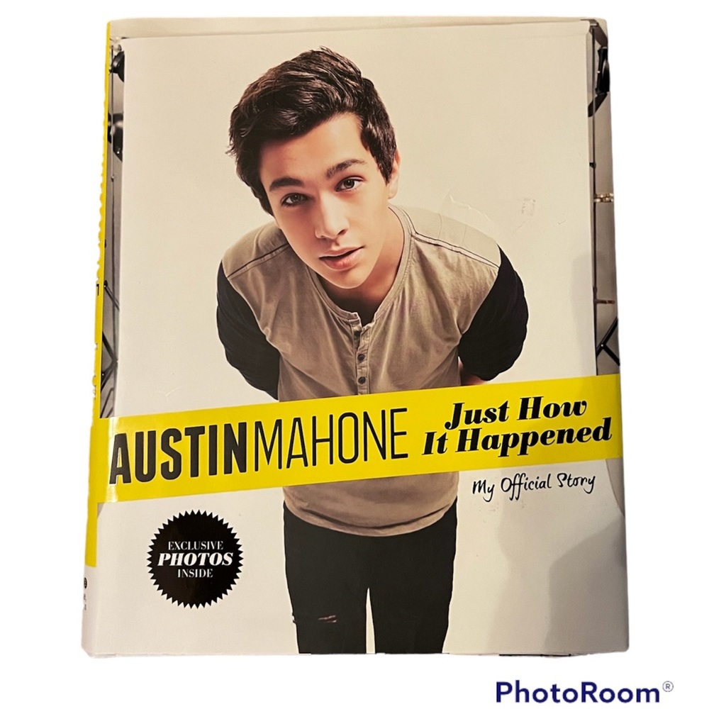📖AUSTIN MAHONE: “Just How it Happened” book, great condition.